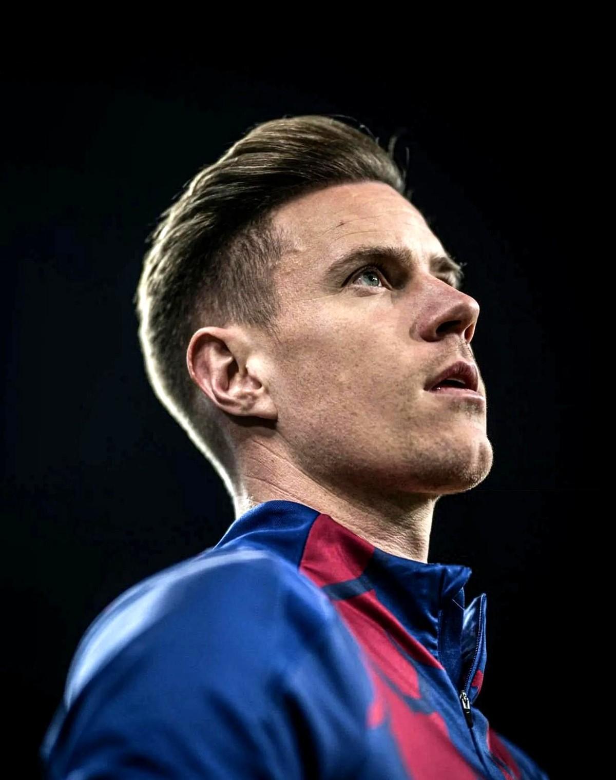 爱游戏游戏大厅包含西甲转会期再迎强敌；阿贾克斯伤情更新；主帅态度——球迷炸锅；轮换策略成焦点的词条